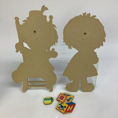 474 Vintage Raggedy Andy & Ann Cutouts & Inflato Balloon Hand Pump