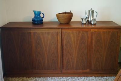MCM STUNNING FOUNDERS WALNUT SIDEBOARD JACK CARTWRIGHT DESIGN