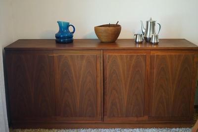 MCM STUNNING FOUNDERS WALNUT SIDEBOARD JACK CARTWRIGHT DESIGN