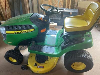 SS1-John Deere Riding Lawn Mower