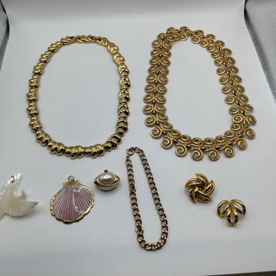Erwin Pearl, Monet, Krements, and More Chunky Gold (ST-BB)