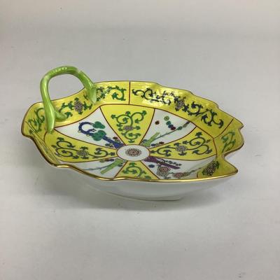 485 Herend Hungary Hand Painted Leaf Dish