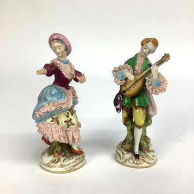 488 Porcelain Figures & Antique Hand Painted Plates