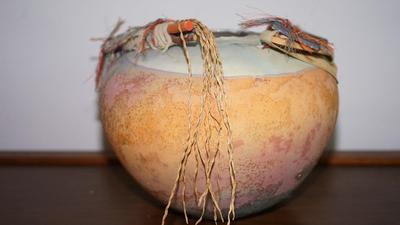 1980's CALIFORNIA ARTIST TONY EVANS RAKU POTTERY VESSEL
