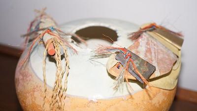 1980's CALIFORNIA ARTIST TONY EVANS RAKU POTTERY VESSEL