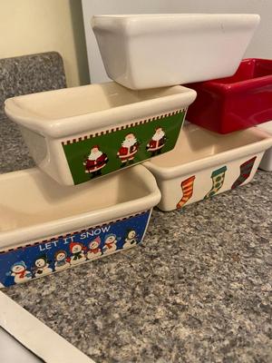 LTD Commodities Christmas Stoneware Mini Loaf Pans Lot