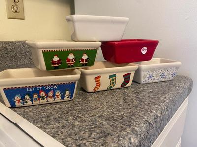 LTD Commodities Christmas Stoneware Mini Loaf Pans Lot