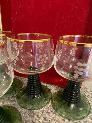 Schott Zwiesel Etched Glass Gilt Rimmed Green Beehive Stem Wine Glasses | Lot Three