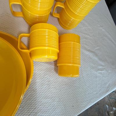Awesome 1980s plastic ware