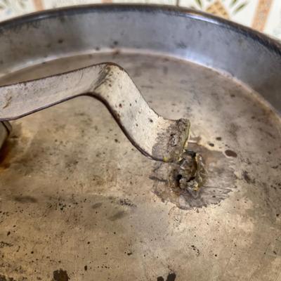 Antique tin bucket w/ lid!