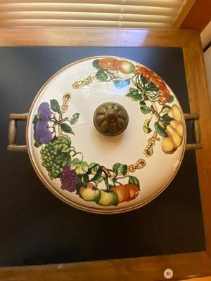 Vintage TABLETOPS UNLIMITED Vitrocermaic “Kensington Garden Pot with Lid