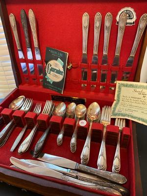 Mixed Make ROGER BROS and ONEIDA Silver Plated Flatware Set