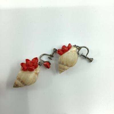 534 Vintage Handcrafted Screw Back Earrings