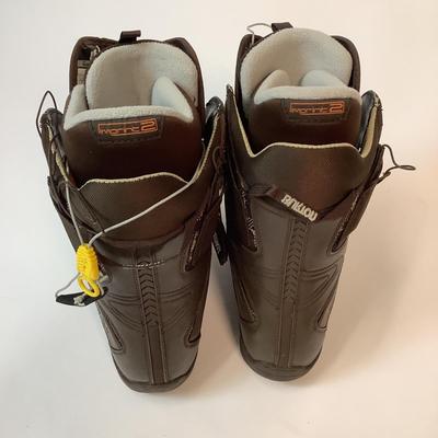 537 Burton Snowboarding Apparel