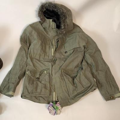 537 Burton Snowboarding Apparel