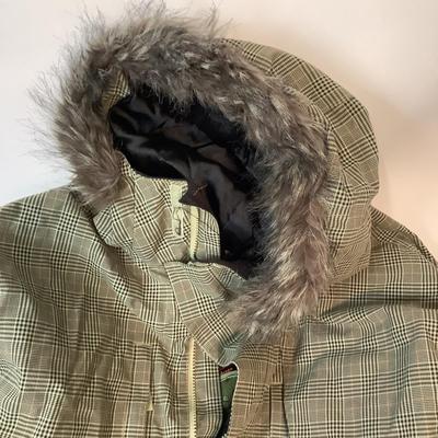 537 Burton Snowboarding Apparel