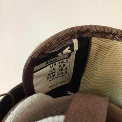 537 Burton Snowboarding Apparel
