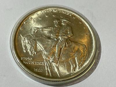 1925-P BRILLIANT UNCIRCULATED MS64/65 QUALITY (UNCERTIFIED) STONE MOUNTAIN SILVER COMMEMORATIVE HALF DOLLAR.