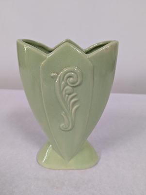 Vintage Fredericksburg Pottery Tulip Shape Vase