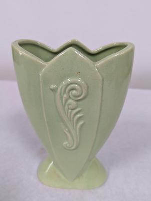 Vintage Fredericksburg Pottery Tulip Shape Vase