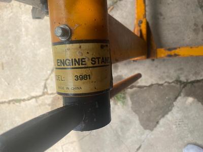 Model 3981 1000 lb Engine Stand