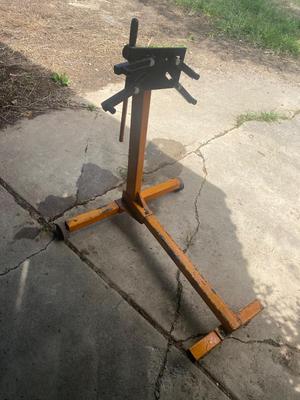 Model 3981 1000 lb Engine Stand