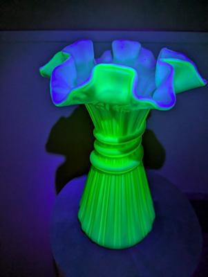 Fenton Wheat Pattern Vase