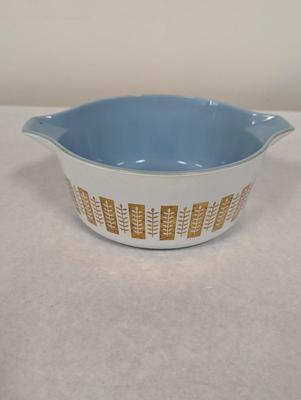 2 1/2 Quart Pyrex Gourmet Gold Delphite Blue Round Casserole Dish