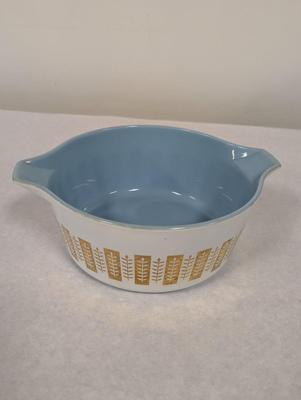 2 1/2 Quart Pyrex Gourmet Gold Delphite Blue Round Casserole Dish