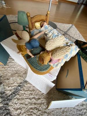 Prayer and Promises Figurines, Pair