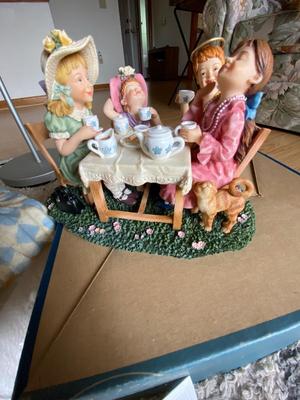 Prayer and Promises Figurines, Pair