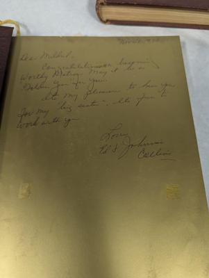 Vintage Books - Leaves Of Gold - The World Atlas - The Volume Library