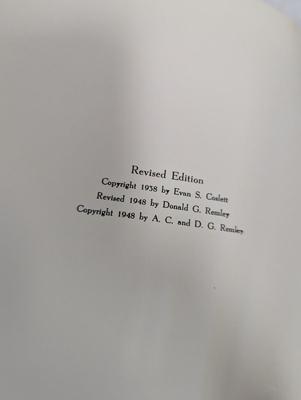 Vintage Books - Leaves Of Gold - The World Atlas - The Volume Library