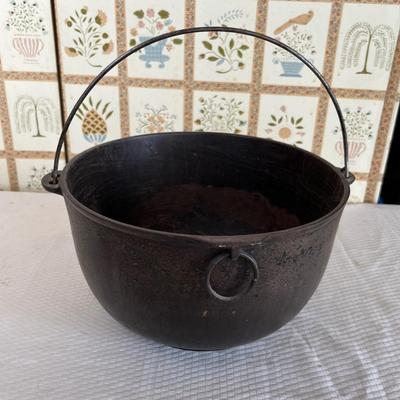 Cast Iron cooking pot