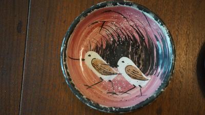 GROUPING OF SIX MCM CERAMIC SEA CREATURE HAND DECORATED UNDER GLAZE TRAYS OF 3 1/2" SIGNED