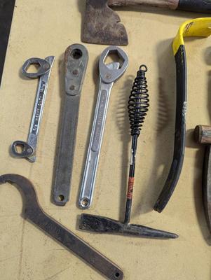Assortment Of Tools Lot 18