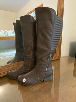 LIKE NEW Women’s Mid-Calf Brown Boots