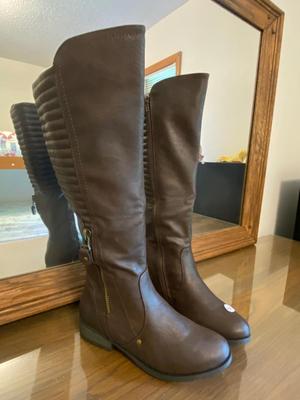 LIKE NEW Women’s Mid-Calf Brown Boots