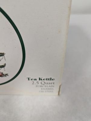 Spode Christmas Tree 2.5 Quart Tea Kettle