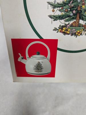 Spode Christmas Tree 2.2 Quart Whistling Tea Kettle