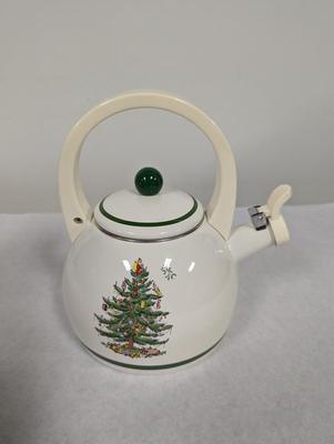 Spode Christmas Tree 2.2 Quart Whistling Tea Kettle