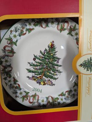 Spode Christmas Tree 2004 Plate, Coasters, & Covered Round Box