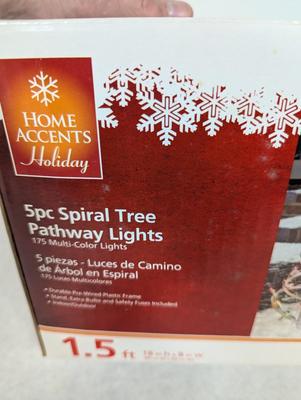 Home Accents Holiday 5 Piece Spiral Tree Pathway Lights
