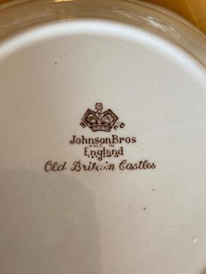 Vintage JOHNSON BROTHERS “Old Britain Castles” Mixed Pieces of China