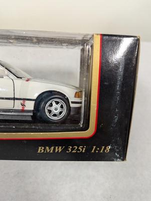 Maisto Special Edition BMW 325i 1:18