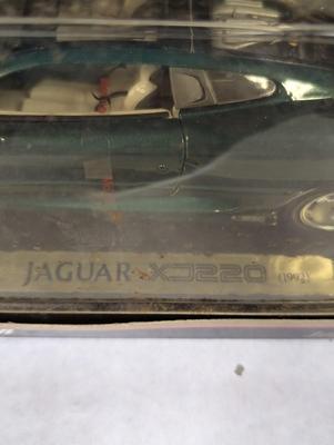 Maisto Special Edition Jaguar X1220 1:18