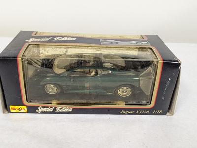 Maisto Special Edition Jaguar X1220 1:18