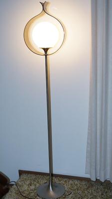 1960-1970's MID CENTURY LUCITE &METAL TULIP FORM FLOOR LAMP BY LAUREL
