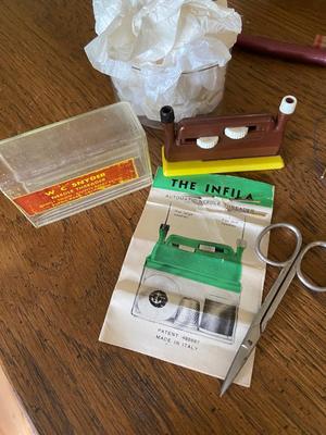 Vintage Sewing Accessories | LOT ONE
