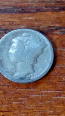 LOT 52 1929 MERCURY DIME